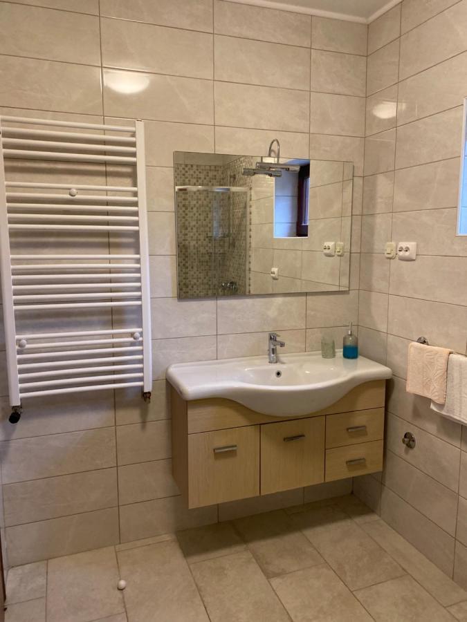 Apartment Mare Krk Milohnici Екстериор снимка