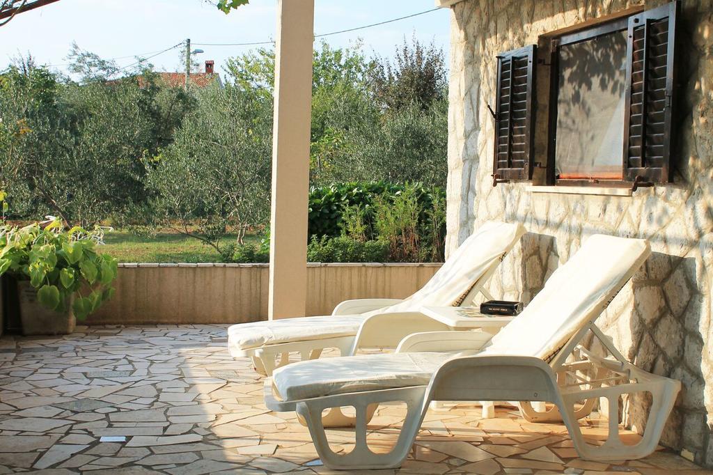 Apartment Mare Krk Milohnici Екстериор снимка